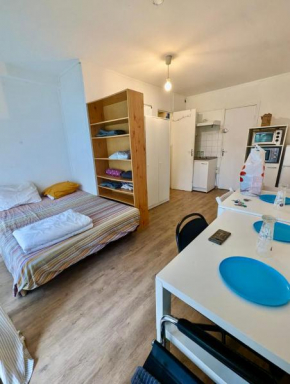 Appartement Proche Centre & Station Service avec parking privé Gratuit